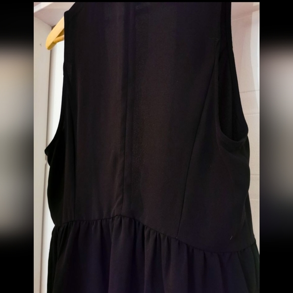 Elegant sleeveless vest - Picture 2 of 5